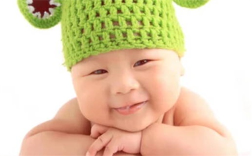 何姓女孩子取名